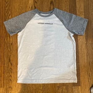 Boys Under-armor size L T-shirt dark gray and light gray